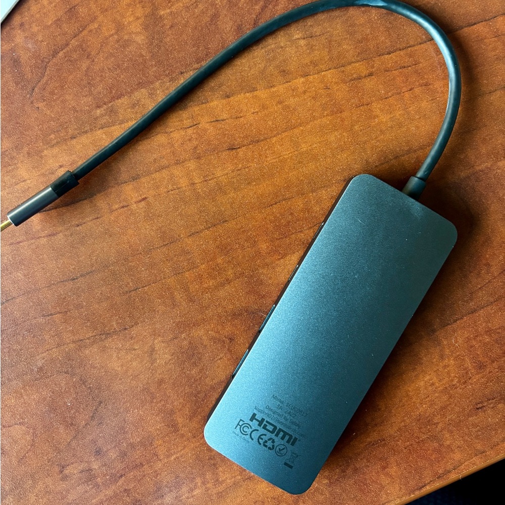Selore USB C Docking Station, new condition